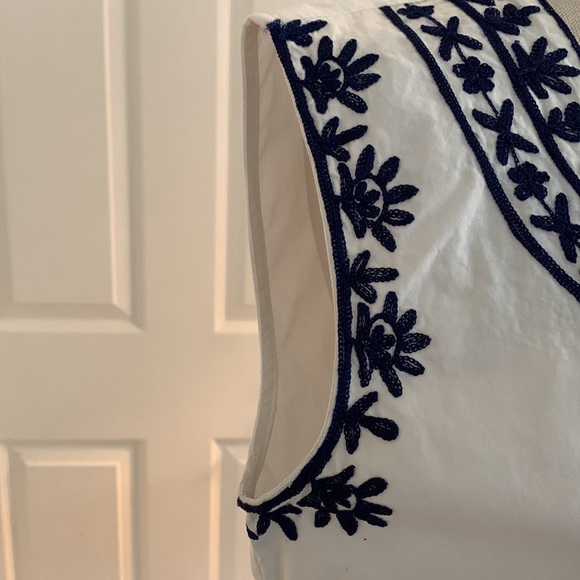 Liza Byrd white/navy embroidered tunic/dress - Picture 3 of 10